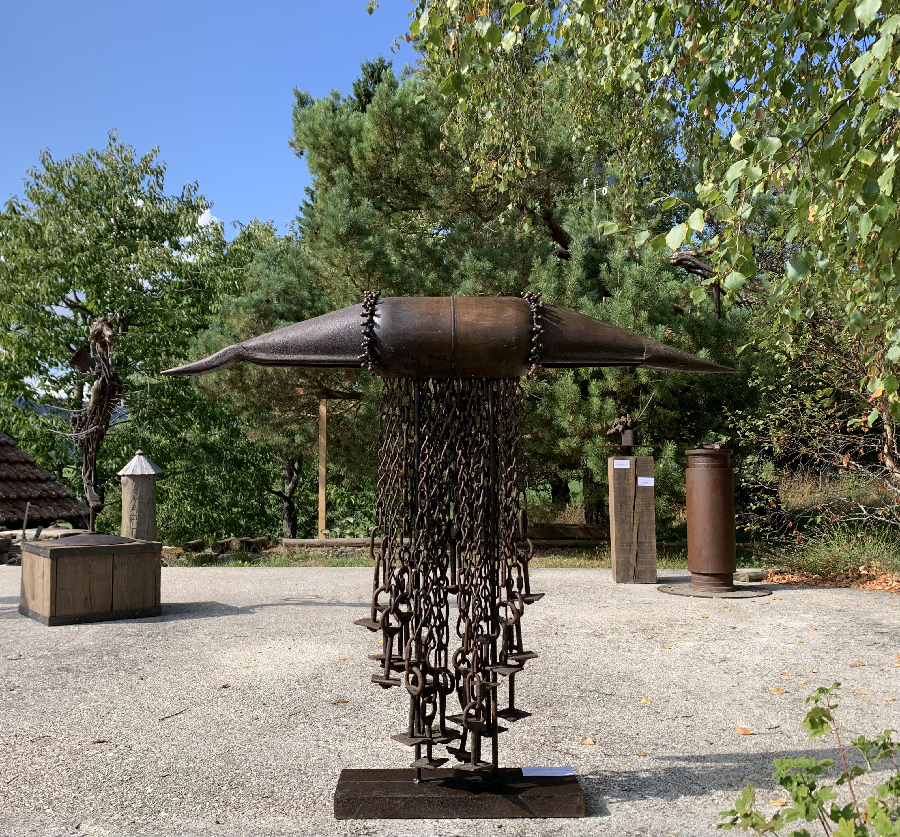 Christophe Dumont sculpture Totem a chaines